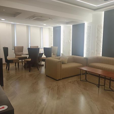 Hotel Kadamb Tree جبلبور المظهر الخارجي الصورة