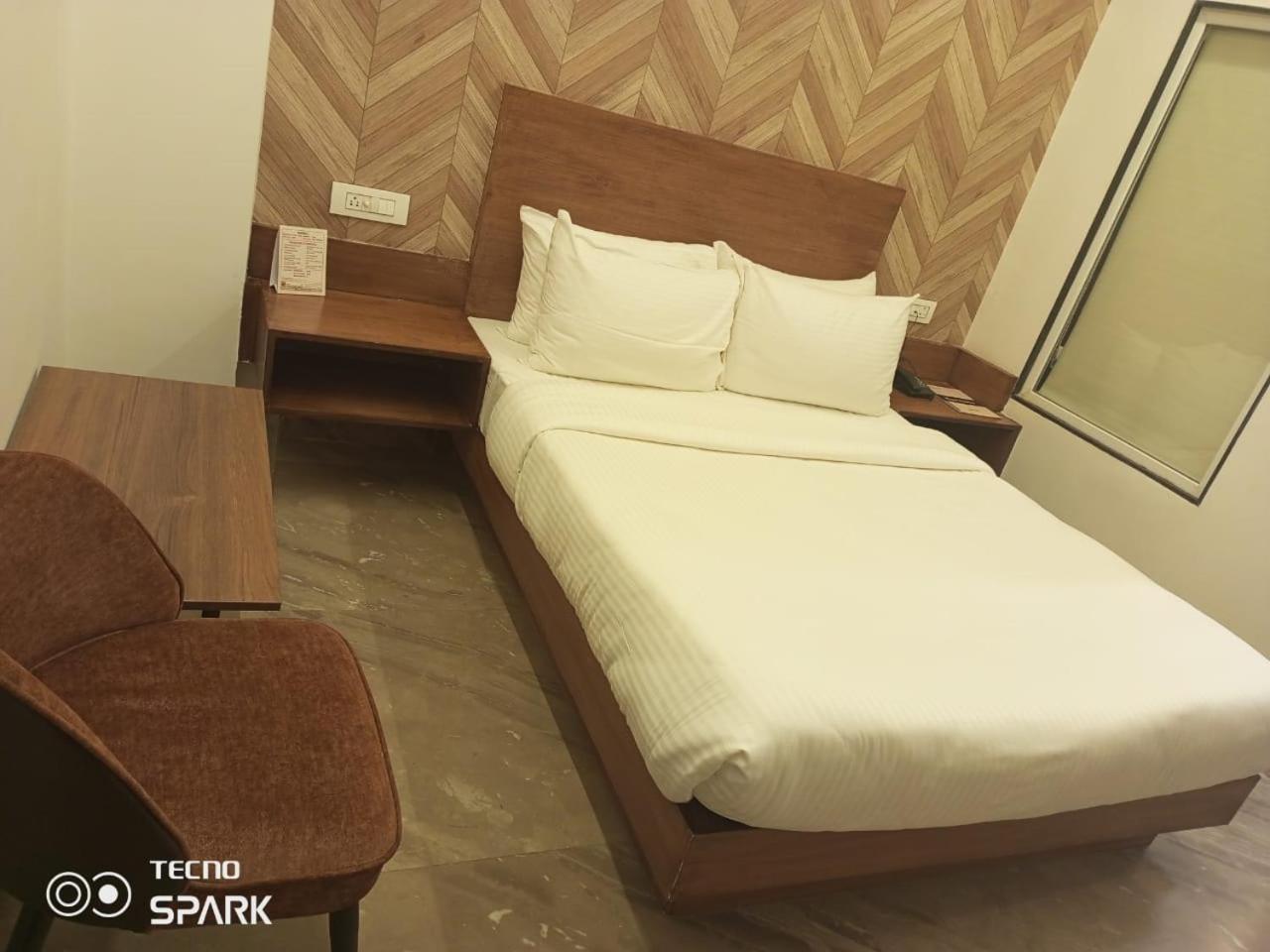 Hotel Kadamb Tree جبلبور المظهر الخارجي الصورة