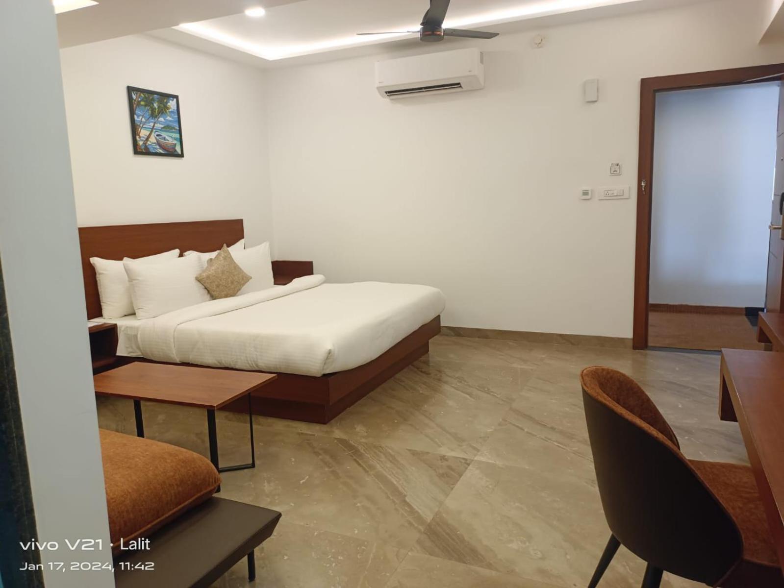 Hotel Kadamb Tree جبلبور المظهر الخارجي الصورة